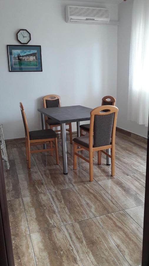 Apartmani S Dvije Spavace Sobe 4 Osobe Selce Exteriér fotografie