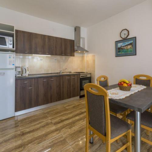 Apartmani S Dvije Spavace Sobe 4 Osobe Selce Exteriér fotografie
